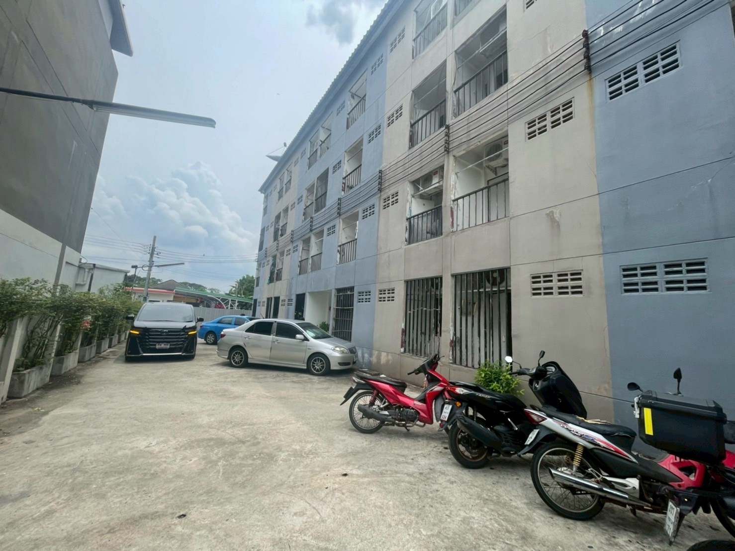 ขาย เนื้อที่180ตรว. ถ.เสรีไทย บางกะปิ